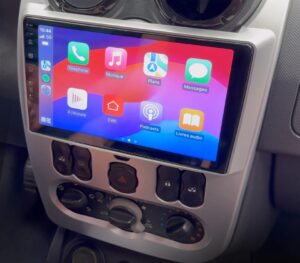 Autoradio Android Dacia Duster 1 installé avec Apple CarPlay affiché