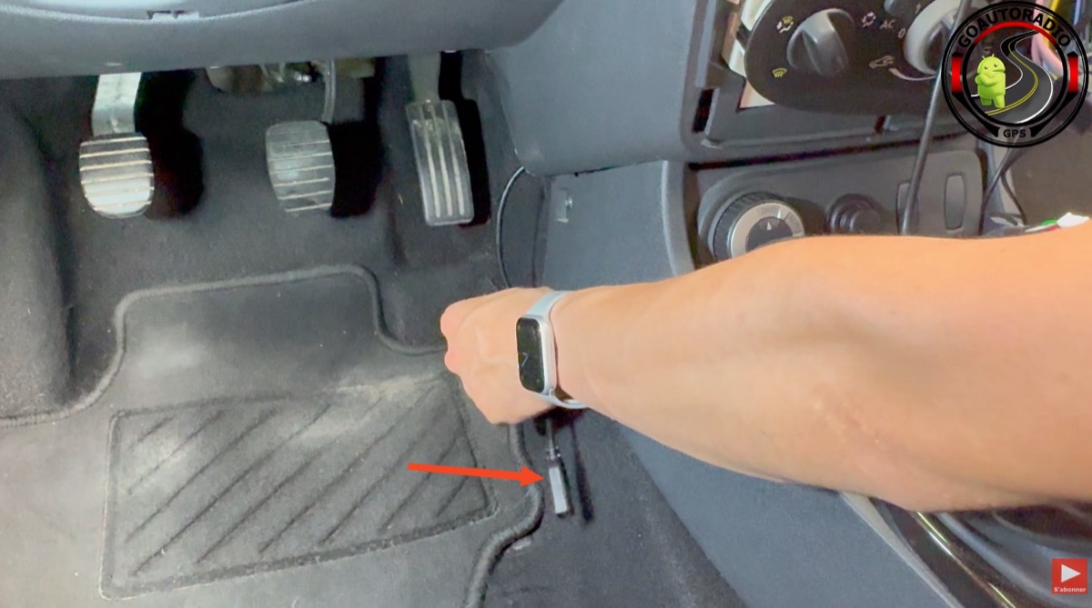 Autoradio Android Dacia Duster 1 - Passage du port USB pour autoradio Android Dacia Duster 1