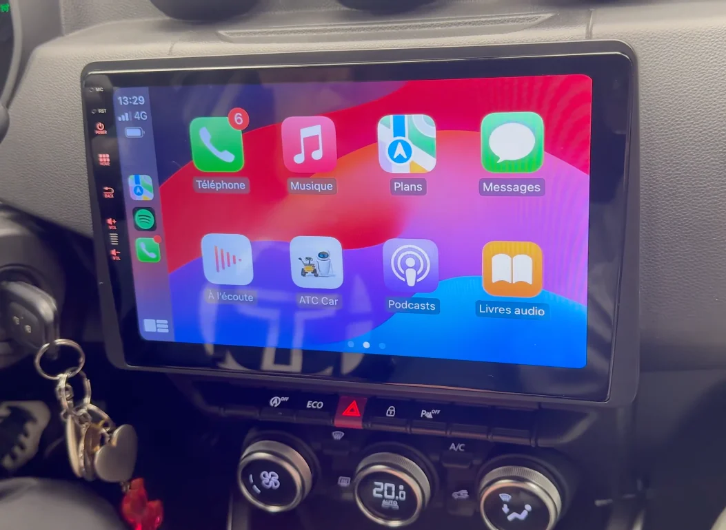 Affichage Apple CarPlay sur écran autoradio Android Dacia Duster 2