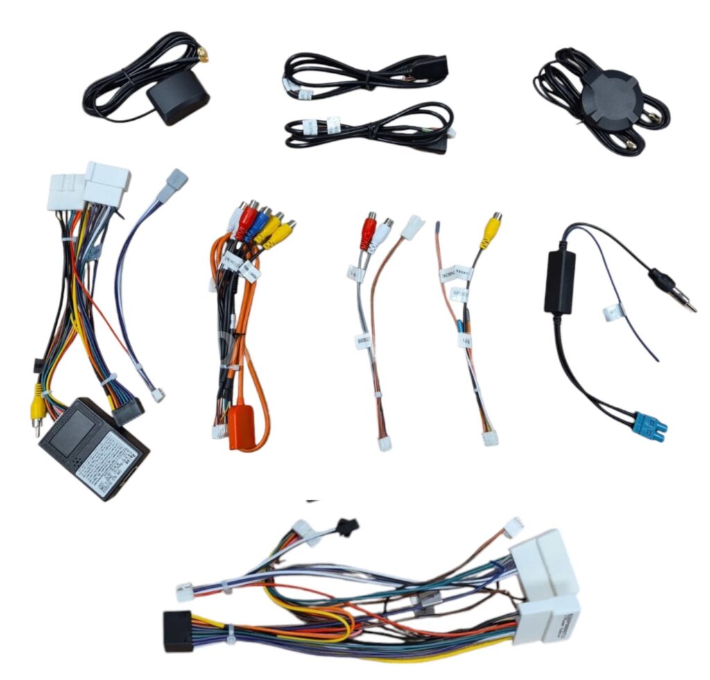 Kit complet autoradio Android Apple CarPlay Renault Trafic 3 avec faisceau et antennes