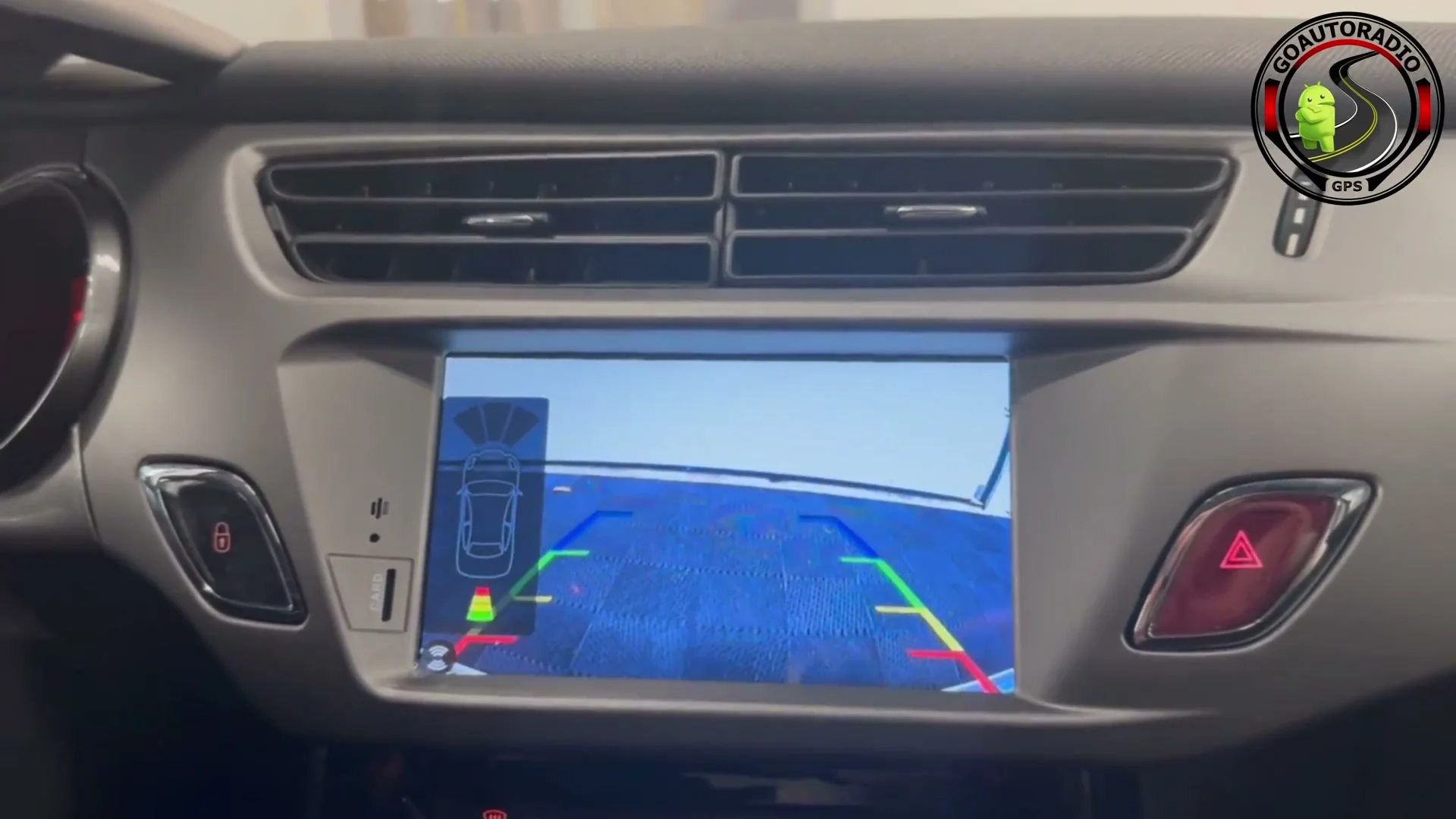 Résultat installation caméra de recul C3 DS3 affichage autoradio avec radars de recul d'origine