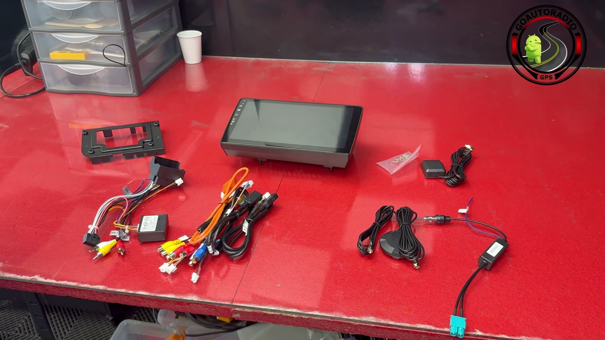 Autoradio Android Citroën C5 - kit complet avec écran, façade, faisceaux et antennes