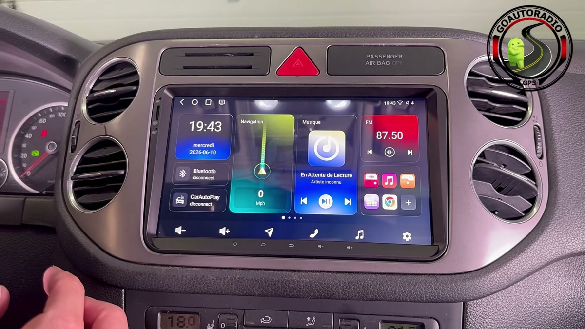 Interface autoradio Android Volkswagen Tiguan Golf Plus sans main devant écran