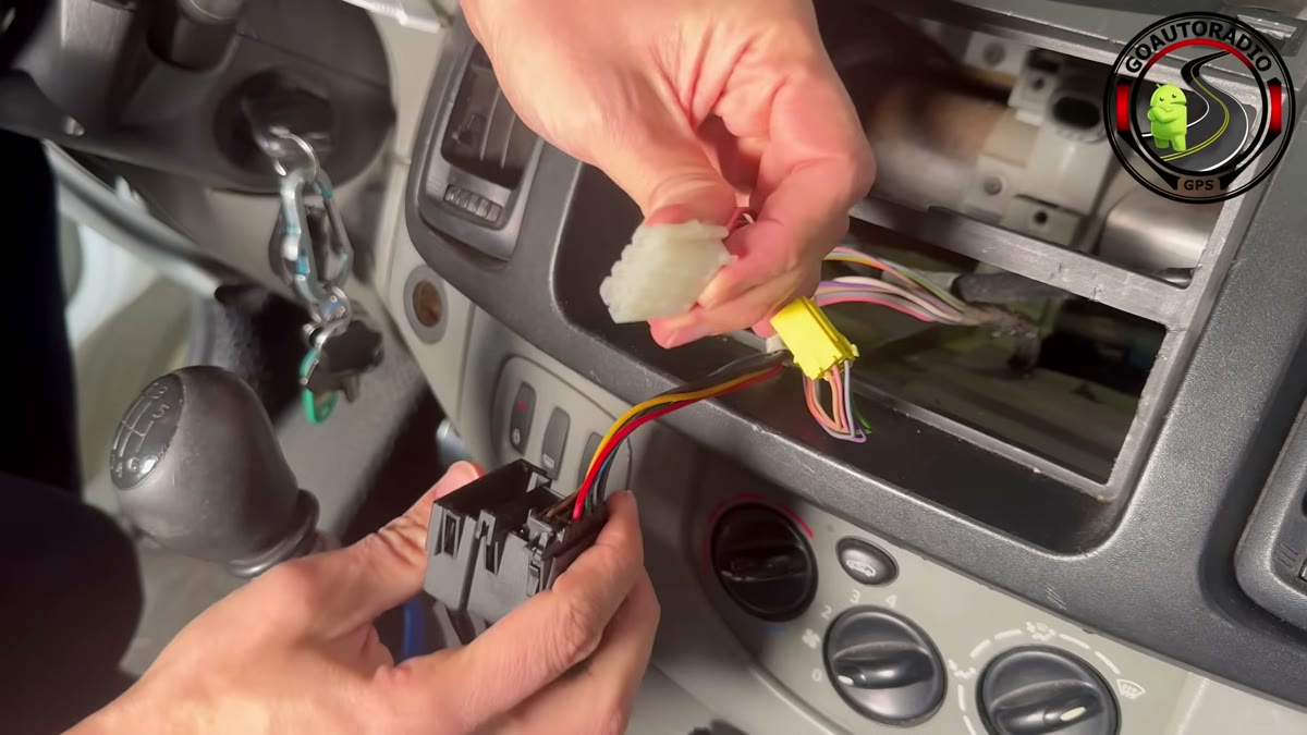 Préparation faisceau origine autoradio Android Renault Trafic 2