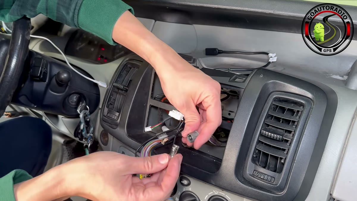 Adaptateur antenne radio autoradio Android Renault Trafic 2