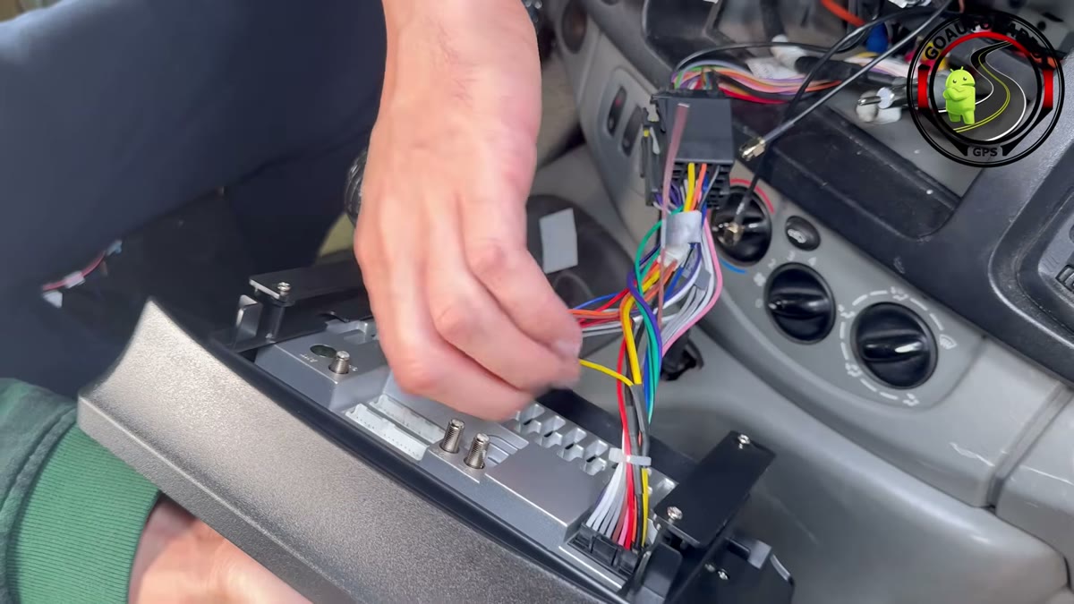 Branchement câble principal autoradio Android Renault Trafic 2