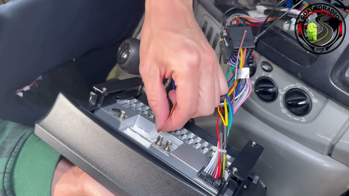 Boîtier canbus commandes au volant autoradio Android Renault Trafic 2